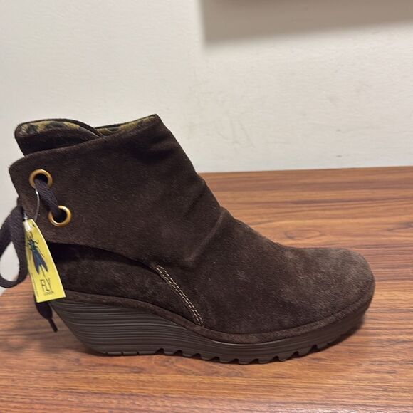 NWT Fly London Yada Brown Suede Ankle Boot, Back Lace, Platform Wedge. Size 10 - Picture 3 of 9